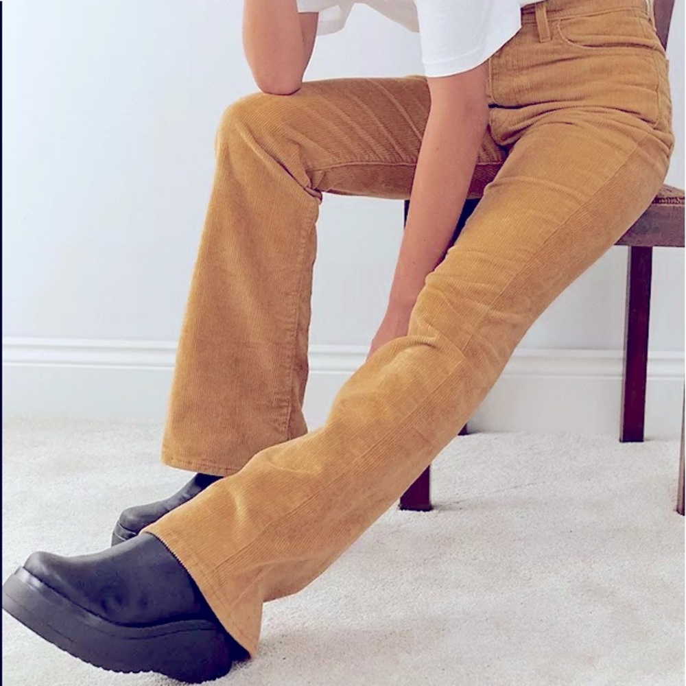 NWT Levi's Ribcage Bootcut Boot Cut Corduroy Pants Iced Coffee Cords Brown